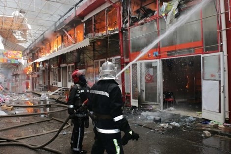 Cháy chợ Barabashovo có đông người Việt kinh doanh ở Kharkov, Ukraine  - ảnh 1