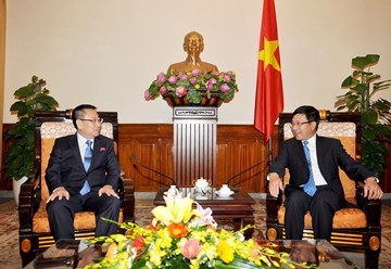 Phó Thủ tướng, Bộ trưởng Ngoại giao Phạm Bình Minh tiếp Đại sứ CHDCND Triều Tiên chào xã giao   - ảnh 1