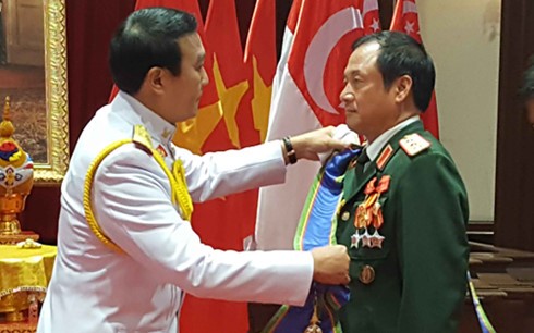 Thái Lan trao tặng Huân chương Hiệp sĩ Bội tinh đệ nhất cho Thượng tướng Phương Minh Hòa - ảnh 1