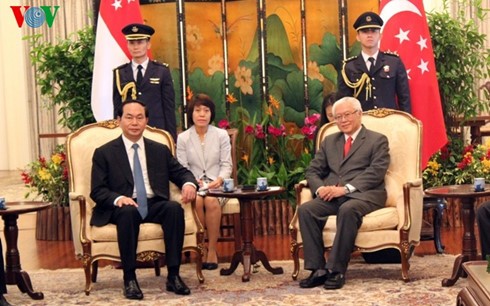 Tuyên bố báo chí chung Chủ tịch nước thăm cấp Nhà nước tới Singapore - ảnh 1
