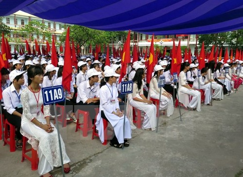 Nguyên CTN Trương Tấn Sang dự lễ khai giảng tại Trường phổ thông Duy Tân-Phú Yên  - ảnh 1