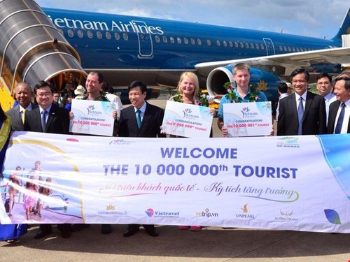 Vị khách quốc tế thứ 10 triệu và sự phát triển du lịch Việt Nam - ảnh 1