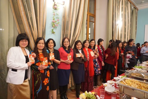 Cộng đồng Việt Nam tại Nga trong giờ phút chuyển giao sang Năm mới Đinh Dậu 2017 - ảnh 3