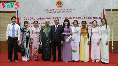 Thủ tướng Nguyễn Xuân Phúc gặp cộng đồng người Việt Nam tại Campuchia - ảnh 1