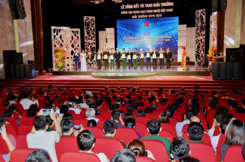 Lễ tổng kết và trao giải thưởng sáng tạo khoa học công nghệ Việt Nam năm 2106 - ảnh 1