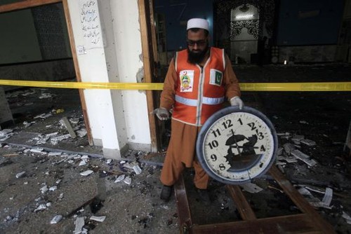 At least 19 killed in attack on Shi'ite mosque in Pakistan - ảnh 1