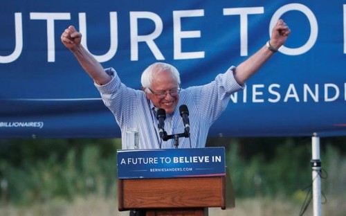 Bernie Sanders says he will vote for Hillary Clinton - ảnh 1