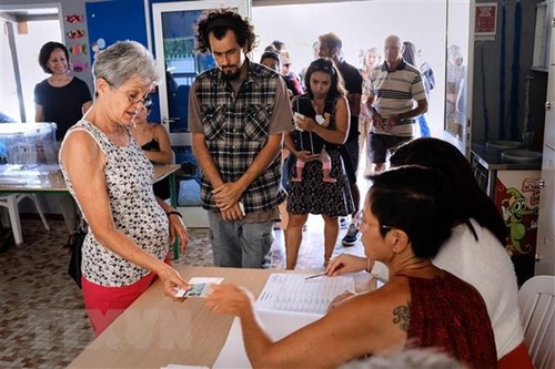 New Caledonia votes to remain part of France - ảnh 1
