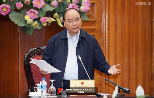 Government seeks ways to boost production, business - ảnh 1