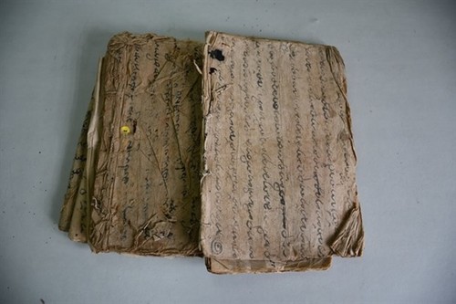 My Son Sanctuary receives ancient Cham script books - ảnh 1