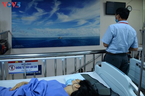 Lovely photos of Truong Sa (Spratly) archipelago seen in Hanoi Medical University Hospital - ảnh 5