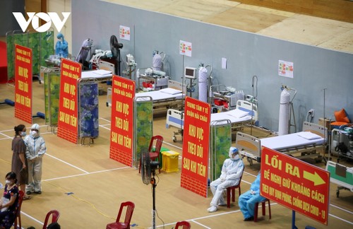 Initial COVID-19 vaccination drive begins in Da Nang - ảnh 17