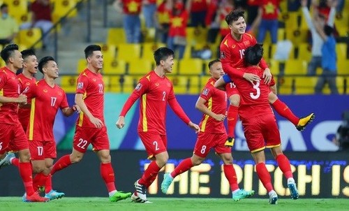 Vietnam strive for good result in World Cup match against Australia - ảnh 1