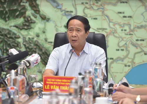 Deputy PM urges safe evacuation of people as Storm Kompasu forecast to make landfall  - ảnh 1