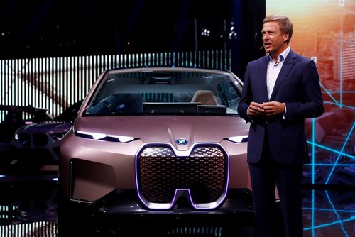 BMW ready for any ban on fossil fuel-burning cars from 2030, CEO says   - ảnh 1