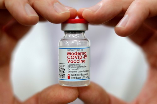 Moderna COVID shot could be used in US children, teens within weeks, CEO says - ảnh 1