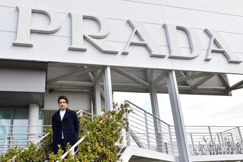 Prada sees second-hand fashion as opportunity, weighs partnerships - ảnh 1