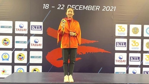 Martial artist wins gold medal at 2021 Asian Karate Championships - ảnh 1