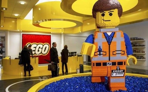 Lego Group pins high hope on carbon neutral factory in Vietnam - ảnh 1