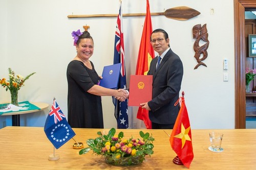 Vietnam, Cook Islands sign joint communique on diplomatic ties establishment  - ảnh 1