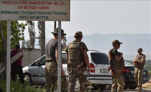 Kyrgyz-Tajik border conflict death toll approaches 100 - ảnh 1