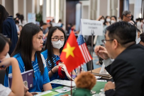 Vietnam ranks fifth among foreign students communities in US - ảnh 1