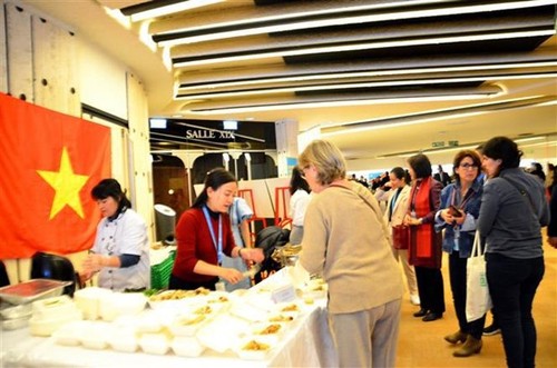 Vietnam introduces handicraft products, cuisine at UN Bazaar 2022 - ảnh 2