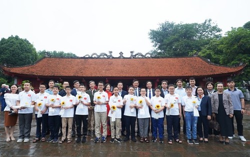 Vietnam wins big at International Mathematics and Science Olympiad - ảnh 1