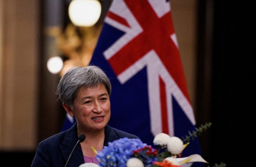 Australia foreign minister to visit China as diplomatic ties improve - ảnh 1