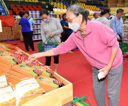  “Zero-dong minimart” program launched to support the needy ahead of Tet - ảnh 1