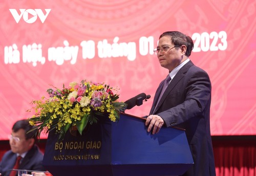 PM underlines 2023 tasks for diplomatic sector - ảnh 1