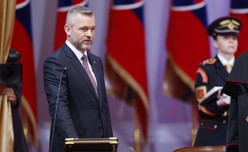 Pellegrini sworn in as Slovak president - ảnh 1