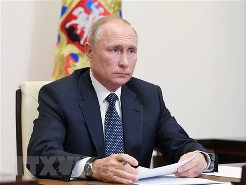 Президент России Владимир Путин призвал активнее продвигать продукцию нефтехимии - ảnh 1