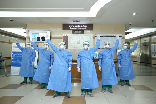 Добросовестные врачи в борьбе с пандемией коронавируса - ảnh 1