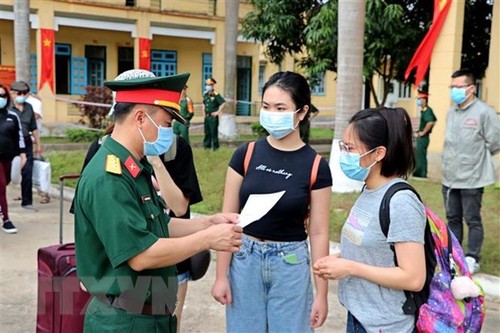Во Вьетнаме было выявлено 6 новых ввозных случаев COVID-19  - ảnh 1