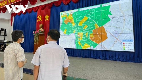 Вице-премьер Ву Дык Дам проверил профилактическую работу в провинции Биньзыонг  - ảnh 2
