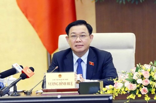 Председатель НС Выонг Динь Хюэ поздравил руководителей парламента Марроко с избранием - ảnh 1