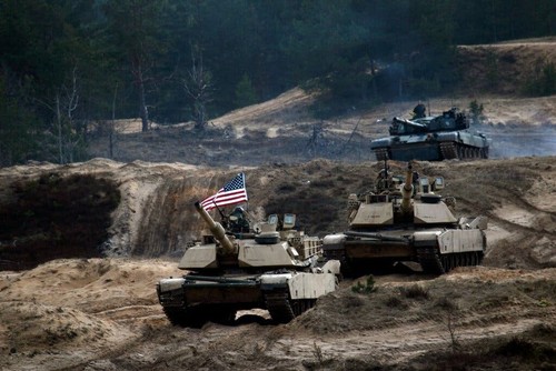 США рассматривают возможность разместить тысячи военных в Прибалтике и Восточной Европе - ảnh 1