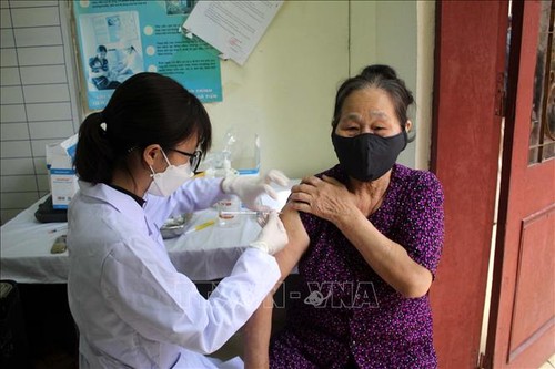 Число новых зараженных коронавирусом во Вьетнаме за последние сутки снизилось более чем на 5800 человек - ảnh 1