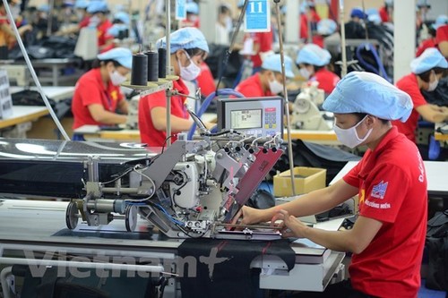 HSBC увеличил прогноз роста вьетнамской экономики в 2022 году до 6,9% - ảnh 1