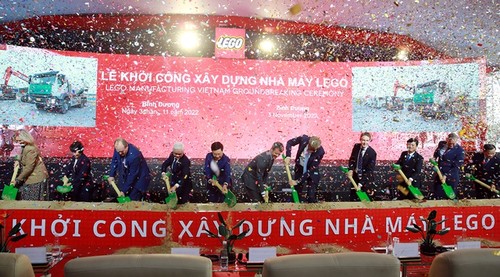 Состоялась церемония начала строительства завода датской корпорации «Lego» во Вьетнаме - ảnh 1