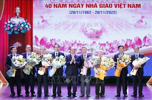 Президент Нгуен Суан Фук: Национальный экономический университет стремится войти в топ лучших вузов мира - ảnh 2