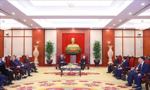 Новый этап развития партнерских отношений и стратегического сотрудничества между Вьетнамом и Францией  - ảnh 2