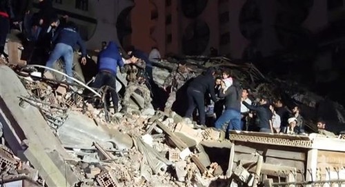 Сотни человек получили ранения в результате землетрясения в Турции и Сирии - ảnh 1