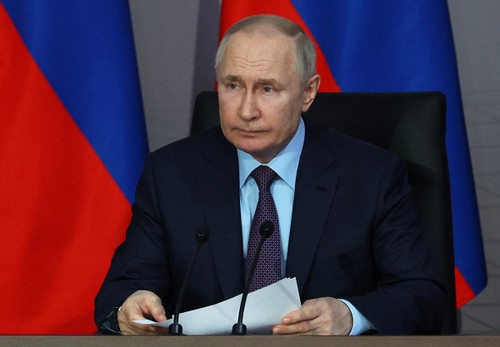 Путин определил порядок получения гражданства РФ житнлями Украины, ЛНР и ДНР  - ảnh 1