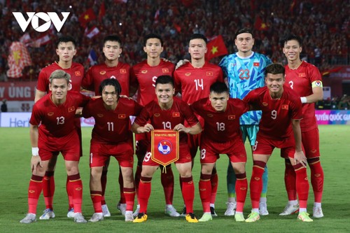 Мужская сборная Вьетнама по футболу прочно занимает 95-е место в рейтинге ФИФА. - ảnh 1