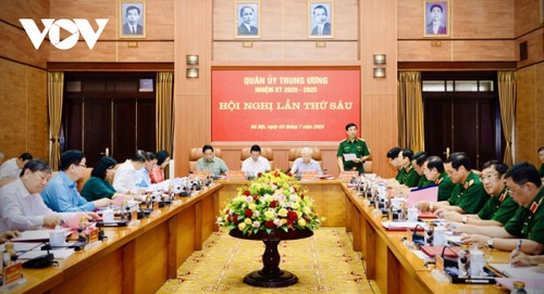 Генсек ЦК КПВ Нгуен Фу Чонг председательствовал на конференции Центрального военного комитета - ảnh 2