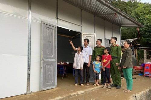 Вьетнам уделяет внимание улучшению жизни граждан, имеющих заслуги перед Отечеством - ảnh 2