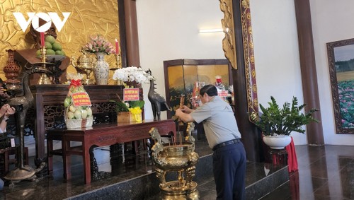 Премьер-министр Фам Минь Тинь совершил рабочую поездку в провинцию Донгтхап - ảnh 1
