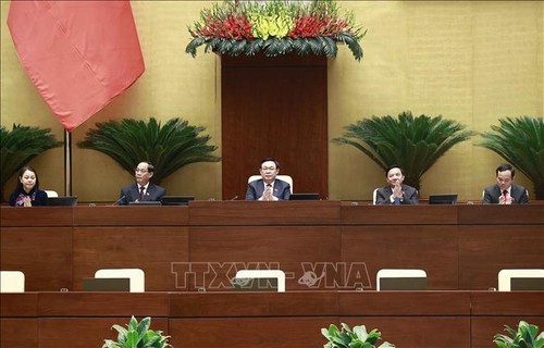 Председатель Национального собрания Выонг Динь Хюэ возглавил конференцию по разработке и реализации Программы надзора Национального собрания на 2024 год - ảnh 1